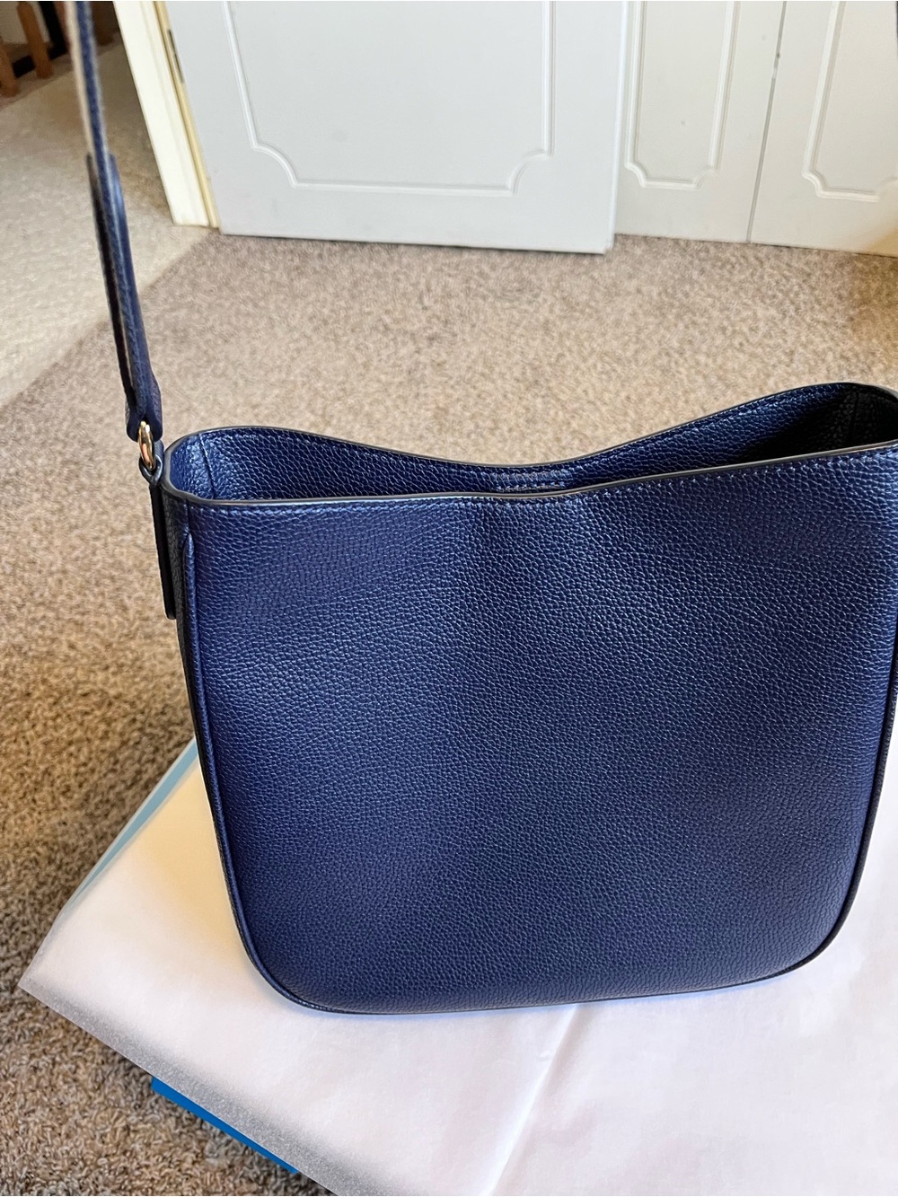 NWOT Lauren Ralph Lauren Pebble Leather Crossbody Bag Navy Gold Hardware - Picture 7 of 14